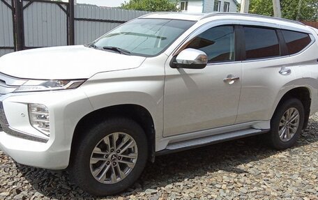 Mitsubishi Pajero Sport III рестайлинг, 2020 год, 4 450 000 рублей, 6 фотография