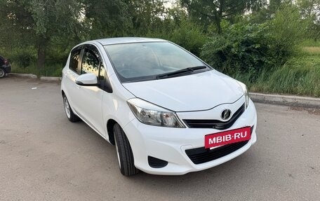 Toyota Vitz, 2011 год, 750 000 рублей, 2 фотография