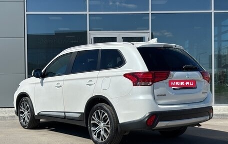 Mitsubishi Outlander III рестайлинг 3, 2017 год, 2 185 000 рублей, 2 фотография