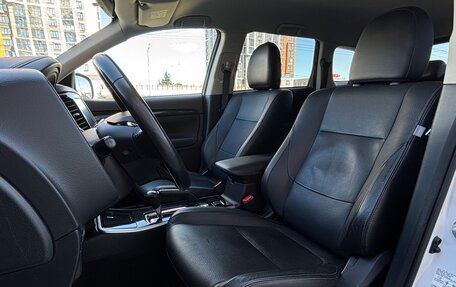 Mitsubishi Outlander III рестайлинг 3, 2017 год, 2 185 000 рублей, 9 фотография