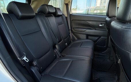 Mitsubishi Outlander III рестайлинг 3, 2017 год, 2 185 000 рублей, 7 фотография