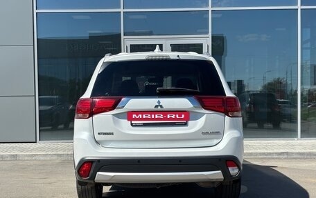 Mitsubishi Outlander III рестайлинг 3, 2017 год, 2 185 000 рублей, 4 фотография