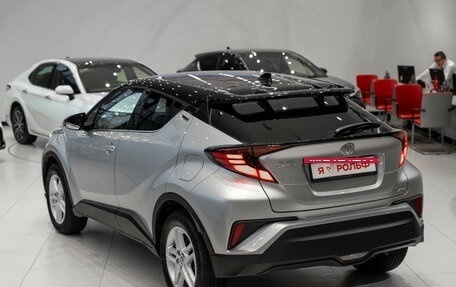 Toyota C-HR I рестайлинг, 2022 год, 3 790 000 рублей, 8 фотография