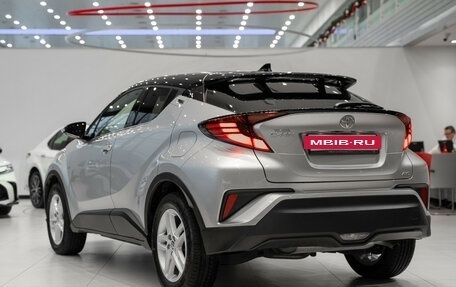 Toyota C-HR I рестайлинг, 2022 год, 3 790 000 рублей, 9 фотография