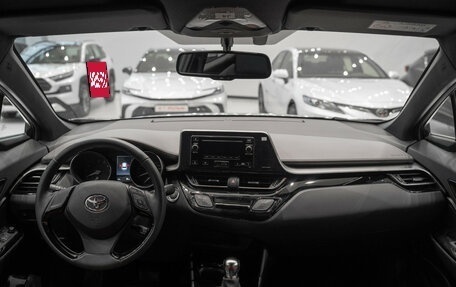 Toyota C-HR I рестайлинг, 2022 год, 3 790 000 рублей, 22 фотография