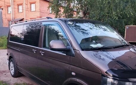 Volkswagen Transporter T5 рестайлинг, 2012 год, 2 300 000 рублей, 2 фотография