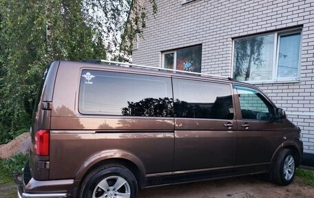 Volkswagen Transporter T5 рестайлинг, 2012 год, 2 300 000 рублей, 3 фотография