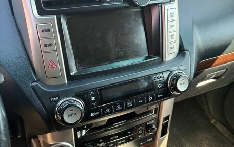 Toyota Land Cruiser Prado 150 рестайлинг 2, 2011 год, 2 700 000 рублей, 11 фотография