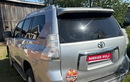 Toyota Land Cruiser Prado 150 рестайлинг 2, 2011 год, 2 700 000 рублей, 13 фотография