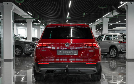 Volkswagen Tiguan II, 2017 год, 2 070 000 рублей, 6 фотография
