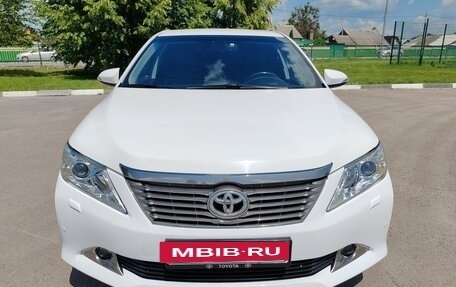 Toyota Camry, 2014 год, 1 675 000 рублей, 4 фотография