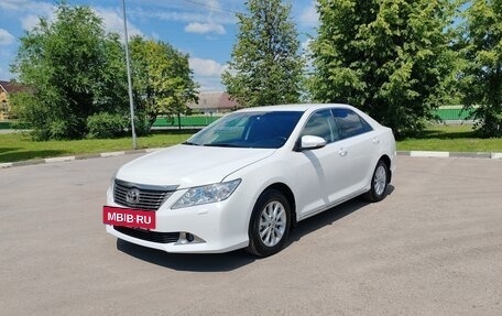 Toyota Camry, 2014 год, 1 675 000 рублей, 2 фотография