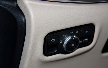 Mercedes-Benz V-Класс, 2025 год, 7 750 000 рублей, 37 фотография