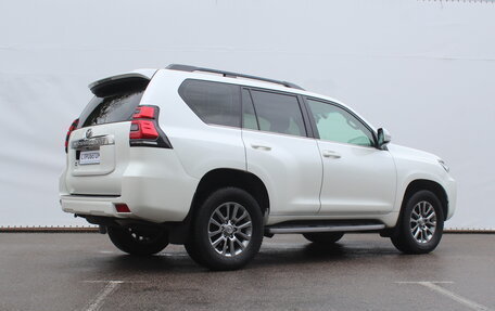 Toyota Land Cruiser Prado 150 рестайлинг 2, 2018 год, 3 550 000 рублей, 5 фотография