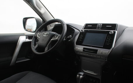 Toyota Land Cruiser Prado 150 рестайлинг 2, 2018 год, 3 550 000 рублей, 14 фотография
