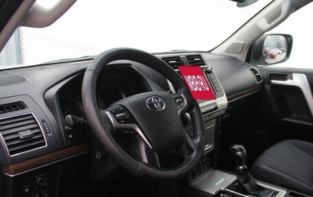Toyota Land Cruiser Prado 150 рестайлинг 2, 2018 год, 3 550 000 рублей, 17 фотография