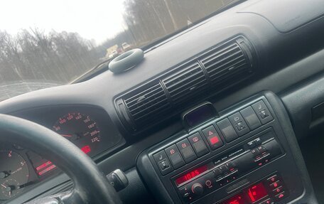 Audi A4, 1997 год, 450 000 рублей, 2 фотография