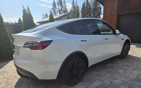Tesla Model Y I, 2021 год, 3 750 000 рублей, 15 фотография