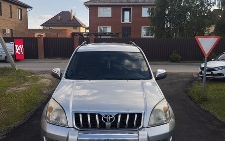Toyota Land Cruiser Prado 120 рестайлинг, 2005 год, 1 435 000 рублей, 2 фотография