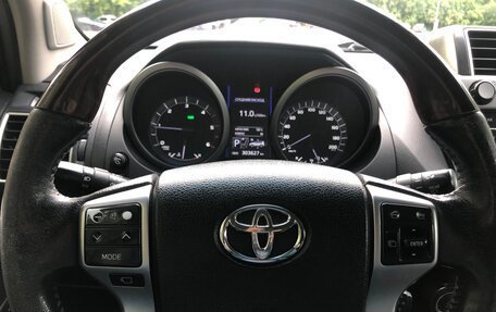 Toyota Land Cruiser Prado 150 рестайлинг 2, 2014 год, 3 900 000 рублей, 27 фотография