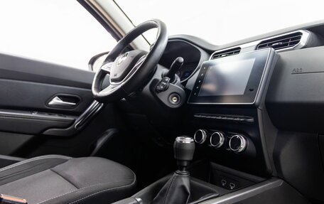Renault Duster, 2022 год, 2 098 000 рублей, 13 фотография