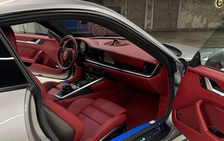 Porsche 911, 2023 год, 30 900 000 рублей, 11 фотография