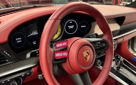 Porsche 911, 2023 год, 30 900 000 рублей, 14 фотография