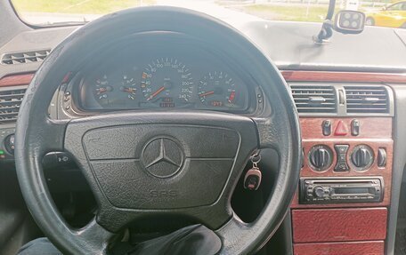 Mercedes-Benz E-Класс, 1996 год, 310 000 рублей, 7 фотография