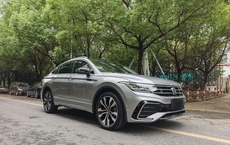Volkswagen Tiguan II, 2022 год, 2 750 000 рублей, 2 фотография