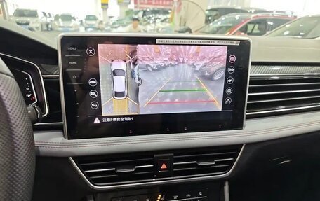 Volkswagen Tiguan II, 2022 год, 2 750 000 рублей, 11 фотография