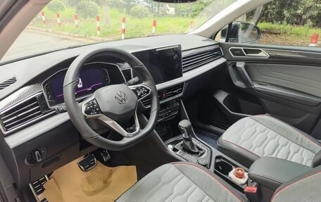 Volkswagen Tiguan II, 2022 год, 2 750 000 рублей, 15 фотография