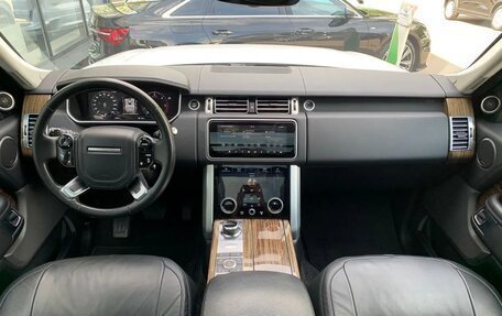 Land Rover Range Rover IV рестайлинг, 2018 год, 5 994 000 рублей, 9 фотография