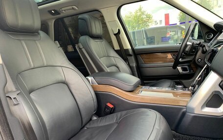 Land Rover Range Rover IV рестайлинг, 2018 год, 5 994 000 рублей, 10 фотография