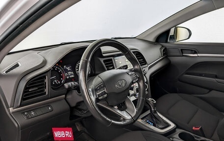 Hyundai Elantra VI рестайлинг, 2019 год, 1 615 000 рублей, 16 фотография