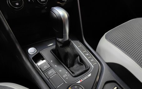 Volkswagen Tiguan II, 2019 год, 2 979 000 рублей, 16 фотография