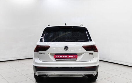 Volkswagen Tiguan II, 2019 год, 2 979 000 рублей, 4 фотография