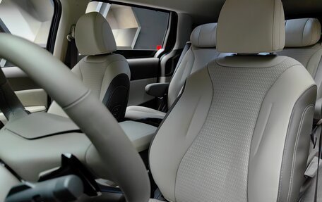KIA Carnival, 2025 год, 6 950 000 рублей, 15 фотография