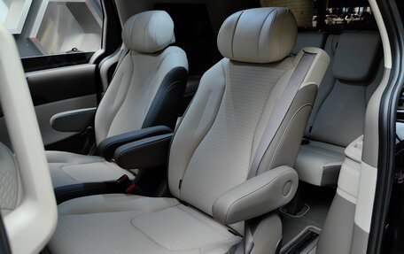 KIA Carnival, 2025 год, 6 950 000 рублей, 21 фотография