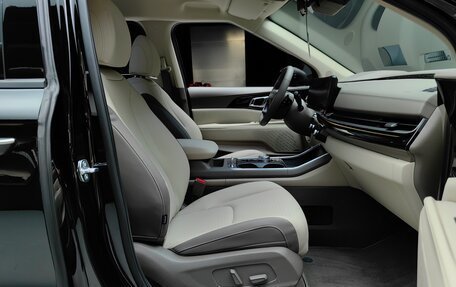 KIA Carnival, 2025 год, 6 950 000 рублей, 27 фотография