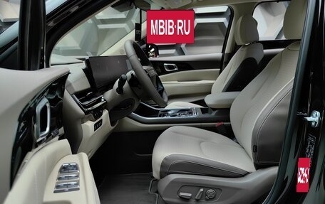 KIA Carnival, 2025 год, 6 950 000 рублей, 20 фотография