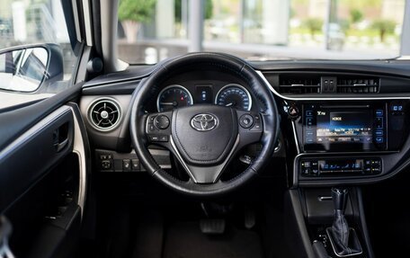 Toyota Corolla, 2018 год, 1 749 000 рублей, 10 фотография