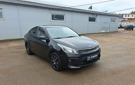 KIA Rio IV, 2017 год, 919 000 рублей, 3 фотография