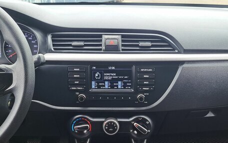 KIA Rio IV, 2017 год, 919 000 рублей, 15 фотография