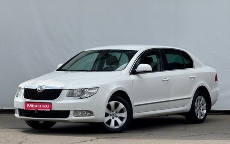Skoda Superb III рестайлинг, 2013 год, 1 050 000 рублей, 1 фотография