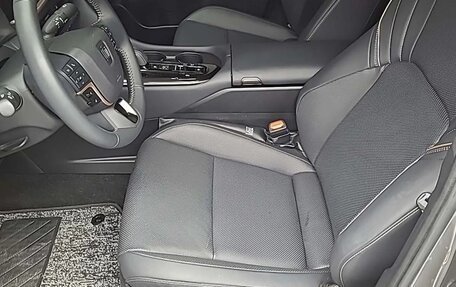 Toyota Crown, 2024 год, 4 990 000 рублей, 13 фотография