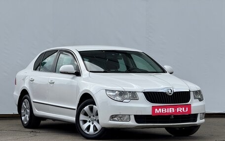 Skoda Superb III рестайлинг, 2013 год, 1 050 000 рублей, 3 фотография