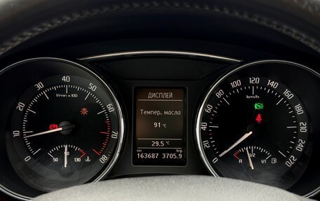 Skoda Superb III рестайлинг, 2013 год, 1 050 000 рублей, 18 фотография