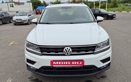 Volkswagen Tiguan II, 2018 год, 1 950 000 рублей, 2 фотография