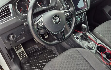 Volkswagen Tiguan II, 2018 год, 1 950 000 рублей, 26 фотография