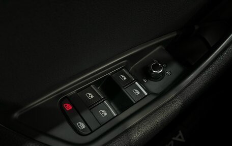 Audi A4, 2017 год, 2 140 000 рублей, 13 фотография